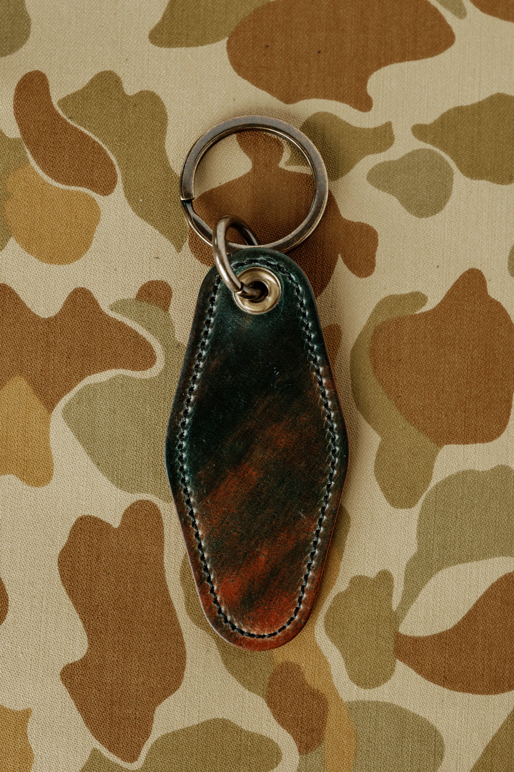 Motel Key Ring - Marbled Black Shell Cordovan